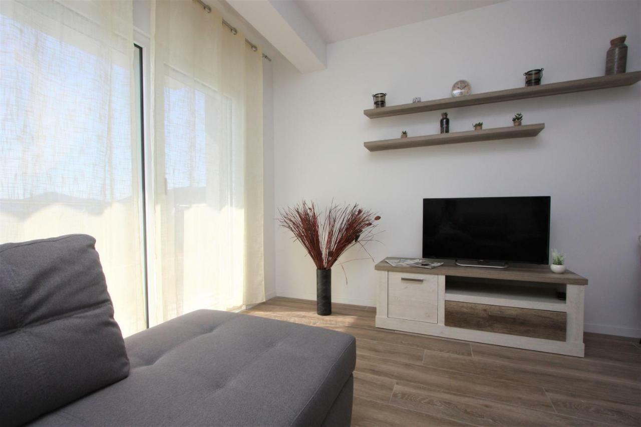 Sea View Rafailovici Apartment